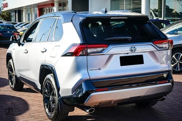 2024 Toyota RAV4 Hybrid XSE 2WD image 6