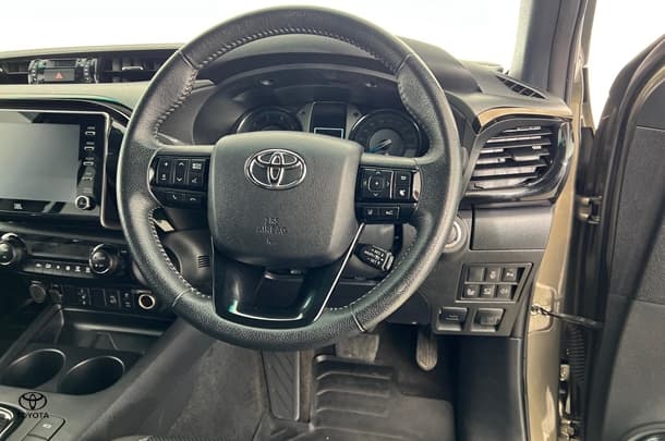 2023 Toyota Hilux 4x4 Rogue image 18
