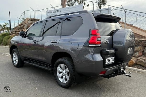 2021 Toyota Prado GXL image 4