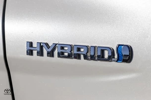 2020 Toyota CAMRY HYBRID Ascent image 20