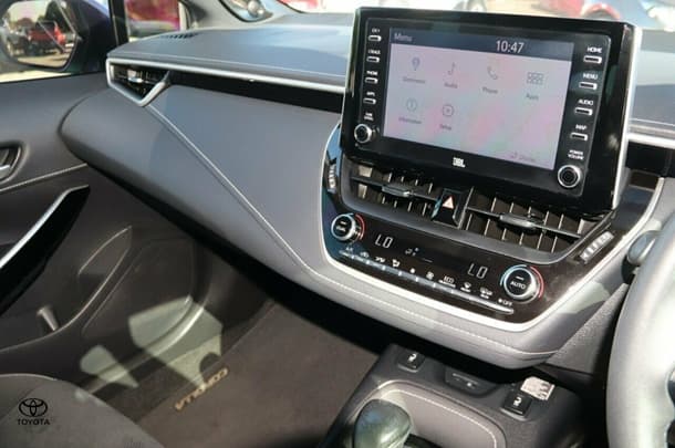2021 Toyota Corolla Hatch Hybrid ZR image 10