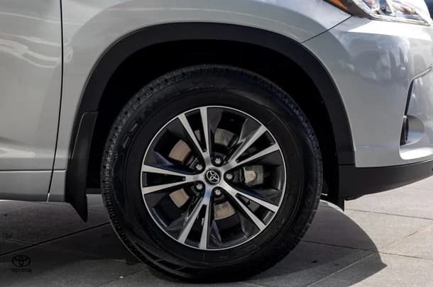 2017 Toyota KLUGER GX AWD image 23