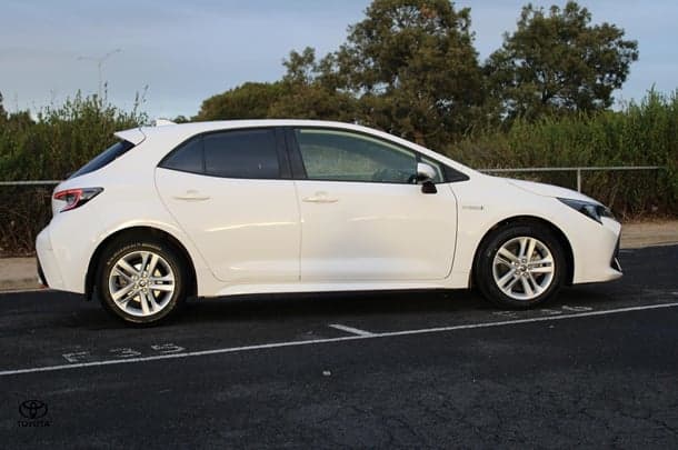 2020 Toyota Corolla Hatch Hybrid SX image 18