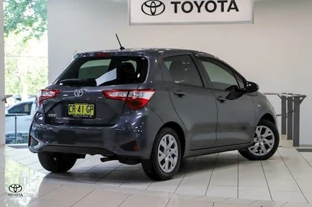 2018 Toyota YARIS Ascent image 4