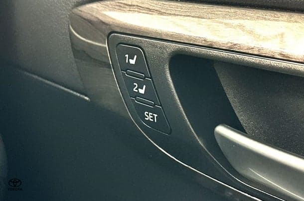 2023 Toyota Kluger 4x2 GRANDE image 36