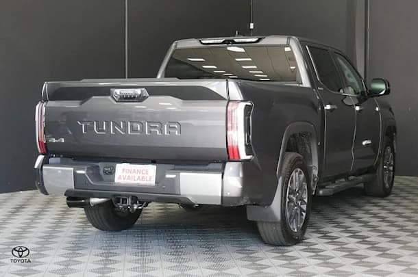 2023 Toyota Tundra Limited image 3