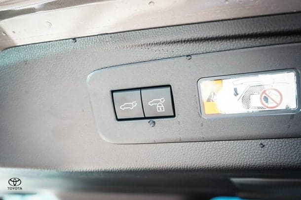 2024 Toyota Prado Kakadu image 10