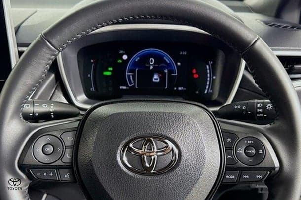 2024 Toyota Corolla Cross HV GXL image 11