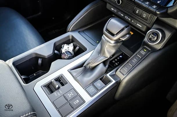 2024 Toyota Prado Kakadu image 24