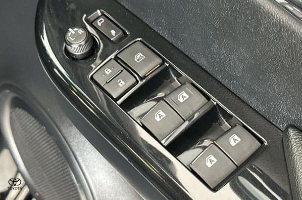 2019 Toyota Hilux Rugged X image 12