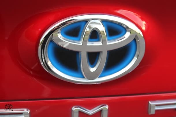 2023 Toyota Camry Hybrid SL image 13