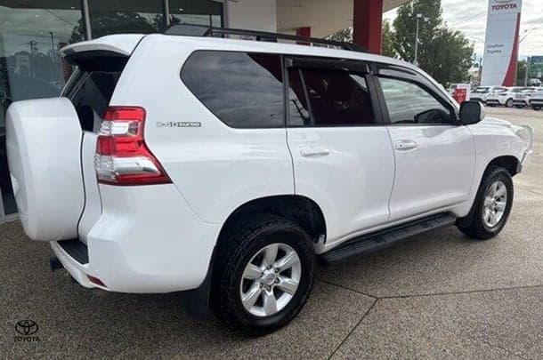 2016 Toyota Prado GXL image 2