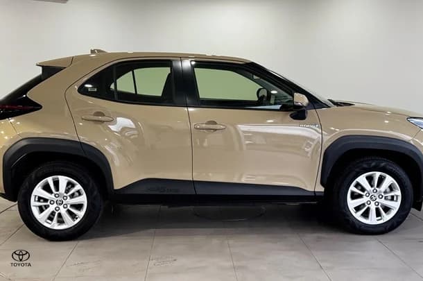 2021 Toyota Yaris Cross Hybrid GX image 14