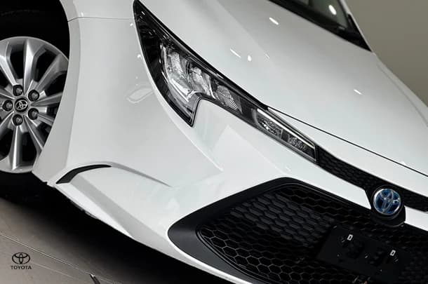 2022 Toyota Corolla Sedan Hybrid Ascent Sport image 2