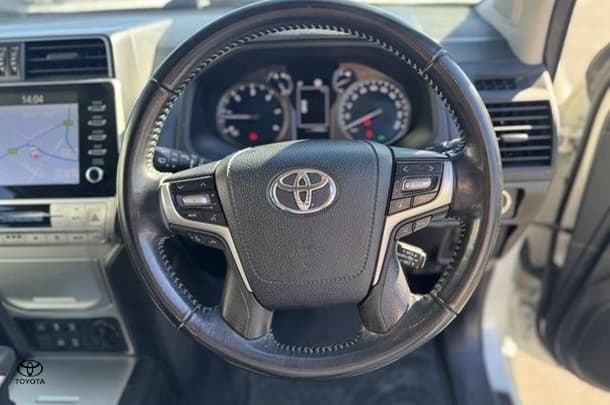 2022 Toyota Prado GXL image 10