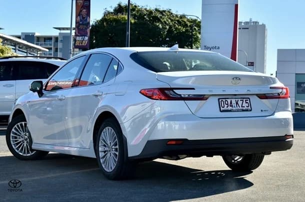 2024 Toyota Camry Hybrid Ascent image 3