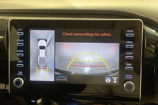 2023 Toyota Hilux SR5 image 4