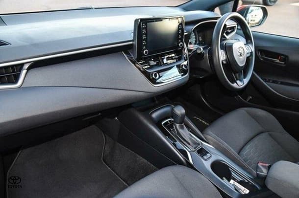 2018 Toyota COROLLA Ascent Sport image 11