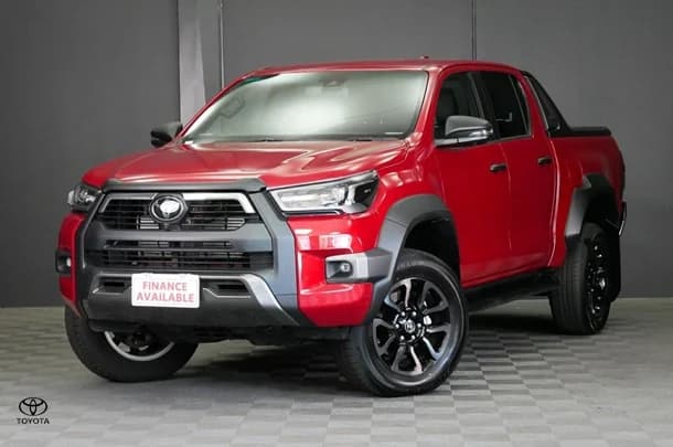 2024 Toyota Hilux 4x4 Rogue image 3