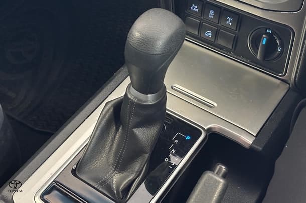 2020 Toyota Prado GX image 18