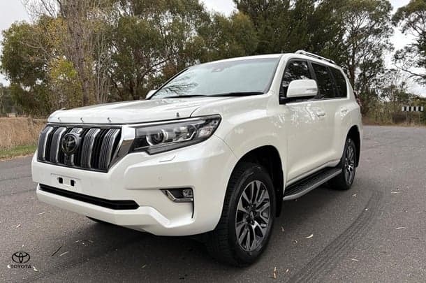 2021 Toyota Prado VX image 3