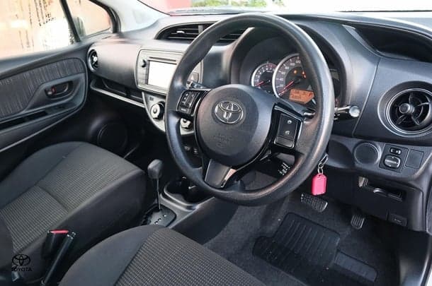 2017 Toyota Yaris Ascent image 7