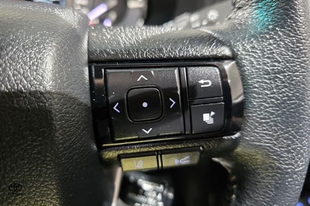 2022 Toyota Hilux SR5 image 18