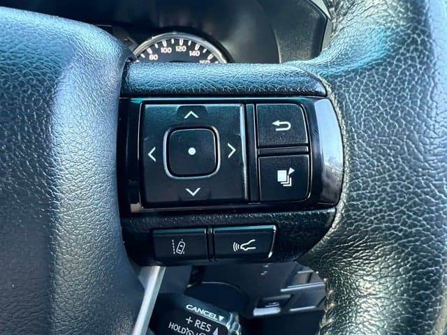 2022 Toyota HILUX SR5 image 17