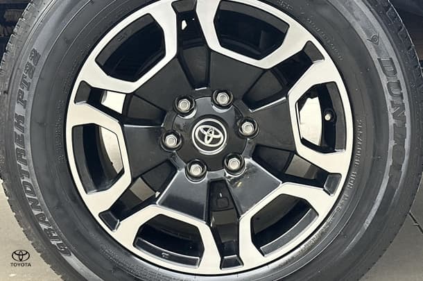 2022 Toyota Hilux SR5 image 12