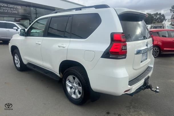 2021 Toyota Prado GXL image 5