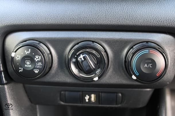 2021 Toyota Yaris Ascent Sport image 19