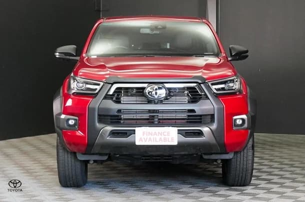 2024 Toyota Hilux 4x4 Rogue image 2