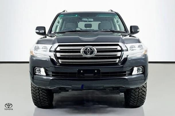 2021 Toyota LANDCRUISER GXL image 2