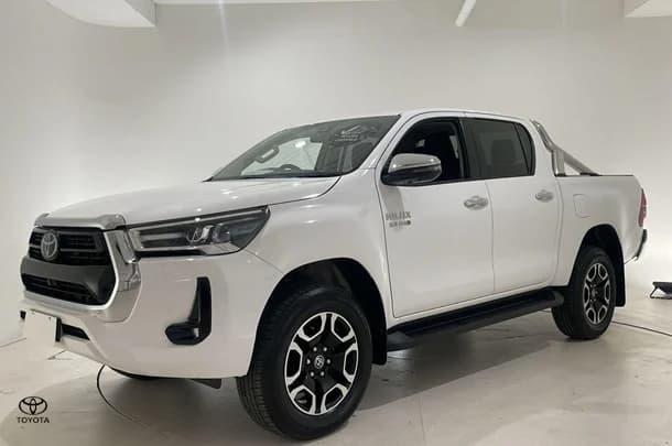 2023 Toyota Hilux SR5 image 5