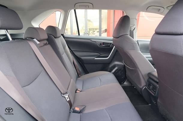 2022 Toyota RAV4 GX-2WD image 11