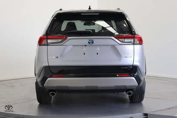 2022 Toyota RAV4 Hybrid XSE (2WD) image 6
