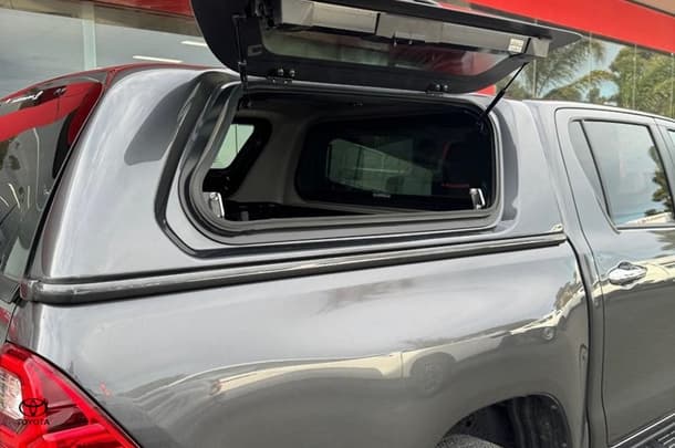 2022 Toyota Hilux SR5 image 24
