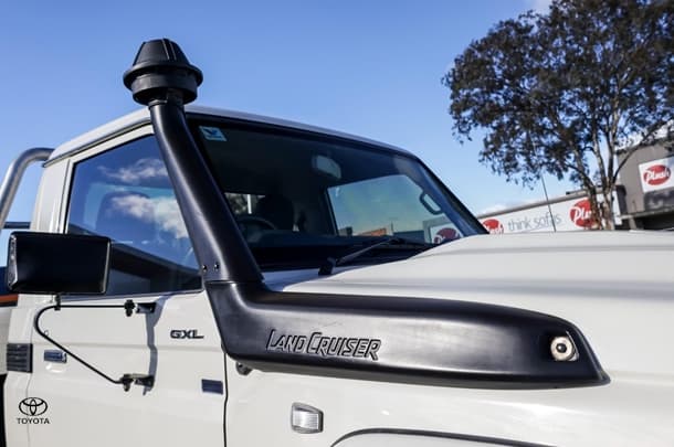 2020 Toyota LC MILITARY GXL image 16