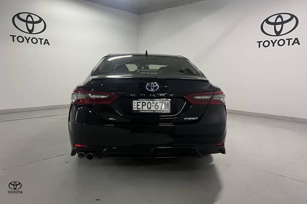 2021 Toyota Camry Hybrid SL image 6