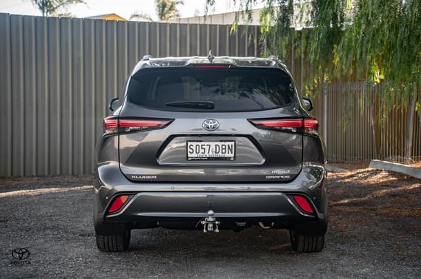 2024 Toyota KLUGER HYBRID AWD GRANDE image 39