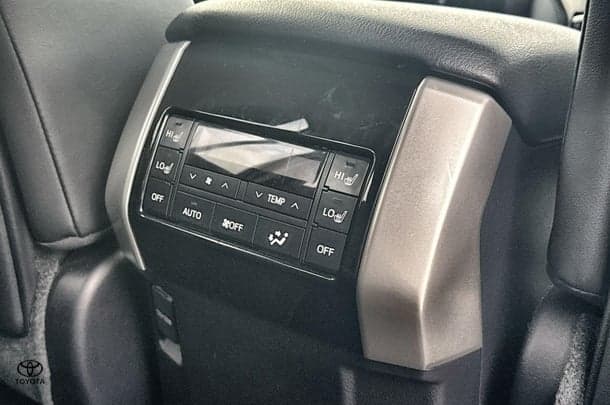 2023 Toyota Prado VX image 21