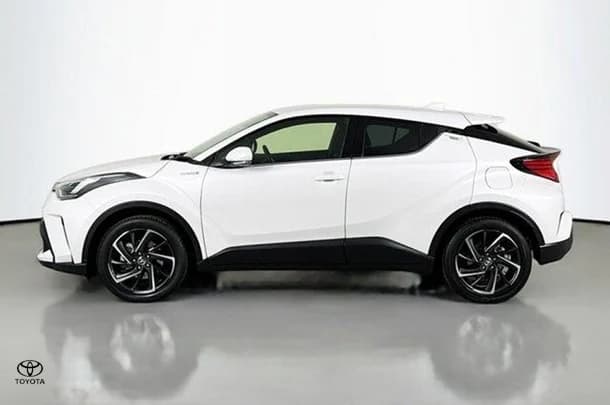 2022 Toyota C-HR Hybrid Koba 2WD image 5
