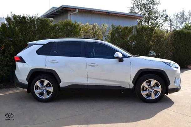 2019 Toyota RAV4 GXL-2WD image 3