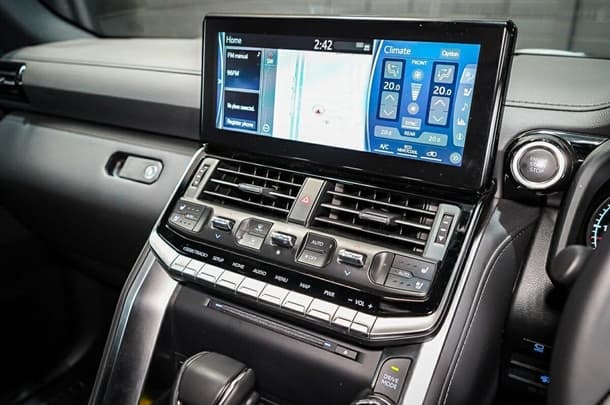 2024 Toyota Landcruiser VX image 21