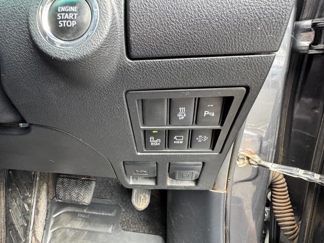 2022 Toyota Hilux SR5 image 17