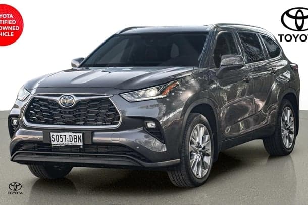 2024 Toyota KLUGER HYBRID AWD GRANDE image 3