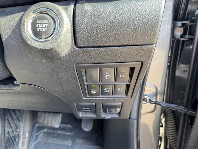 2023 Toyota Hilux SR5 image 16
