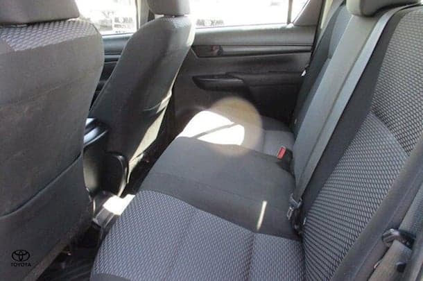 2023 Toyota Hilux 4x4 SR5 image 19