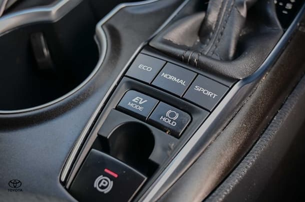 2021 Toyota Camry Hybrid SL image 22