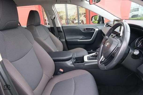2022 Toyota RAV4 GX-2WD image 13
